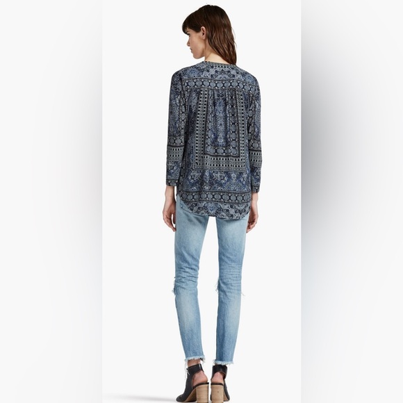 Lucky Brand Border Print Top Navy Multi Small NWT - Picture 3 of 6